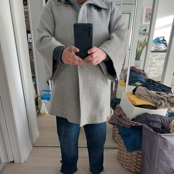 Zara coat - Picture 1 of 3